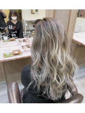 グラムアッシュ(GLAM ASH) 外国人風バレイヤージュ