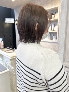 キャアリー(Caary) 福山市Caaryナチュラルブラウン外ハネ切りっぱなしボブ20代30代