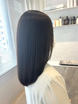 バランス 新宿(balance) 【Shiori】レイヤー×ストレートヘア