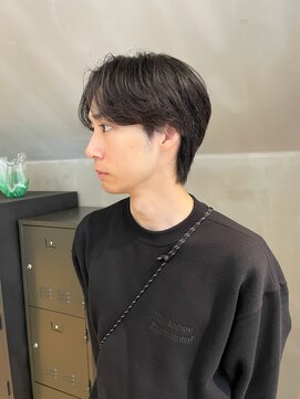 ニキータ(Nikiita) フェザーパーマ　フェザーショート　センターパート