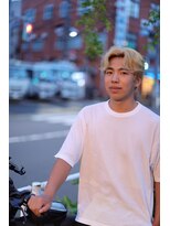ヘアーズヨシオカ(HAIR'S YOSHIOKA) 志尊淳風（フェルマーの料理）ブロンドセンターパート