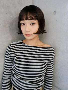 オーオ シカシカ(OOO YY) フレンチボブにニュアンスパーマ