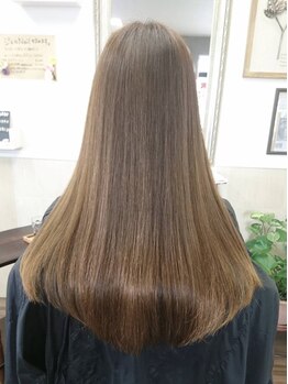 アミーバイオアシス(Amie by oasis)の写真/カラーやパーマで傷んだ髪も、ダメージを補修して艶やかでまとまる髪に♪パサつきが気になる方にも◎