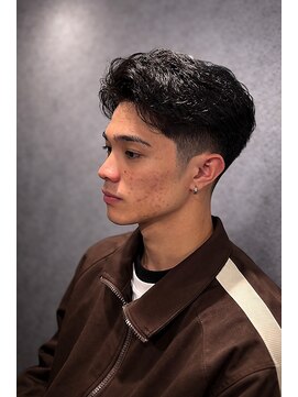 ワンワンオー バーバーショップ 長浜店(@110 BARBER SHOP) アップバング×フェードで作る快活な男髪