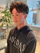 メンズサロン ブロック(Men's Salon bloc)&nbsp;センターパート　ツーブロック　メンズカット　ブラウンカラー