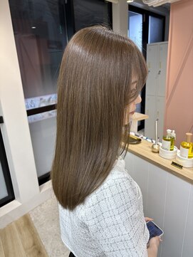 ユニバーストーキョー 池袋東口店(universe tokyo) 明るめベージュ