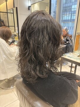ネオリーブギンザ 銀座店(Neolive GINZA) ミディアムレイヤーのパーマスタイル　(銀座)