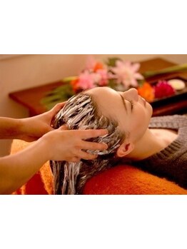 【御器所駅から徒歩７分】頭皮デトックススパで毛穴の汚れもスッキリ◇頭皮環境を整え、冬の抜け毛予防に☆