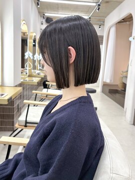 アイドットプラス 札幌大通り(i.+ODORI) 黒髪ネビージュ 小顔 耳かけボブ