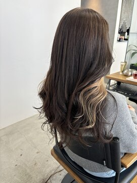 テラス トヨタ(Telasu Toyota) インナーカラーでホワイトブロンドとダークグレー◎