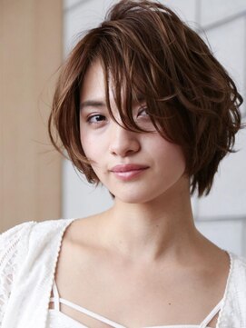 コム(com by neolive) やわらかショートボブ2