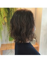アクセヘアー 町田(acce hair)&nbsp;ハイライトの入った髪へのウェーブパーマ