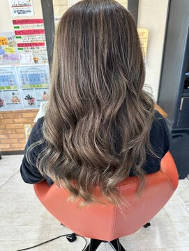 ヘアスタジオブービー ハイライト×パーマスタイル