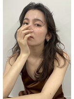 ユニ(uni)&nbsp;ロング/顔まわりレイヤー/レイヤーカット/２０代/３０代/４０代