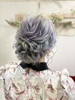 ゆるふわルーズシニヨンでドレス撮影