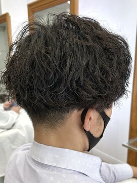 ヘッズ 本八幡店(HEADS) MEN'S HAIR  センターパート　ツイストスパイラル　コンマヘア