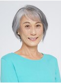 60代のグレイヘアの方に◎前下がりショートボブ