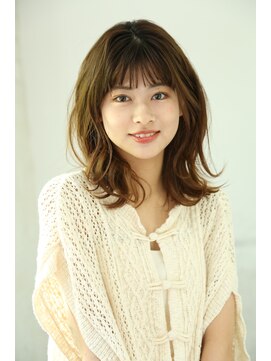 ガーランド (Garland) 大人ミディアム/レイヤー/似合わせカット/ベージュ/卵型