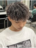 縦落ちツイストスパイラルホワイトメッシュパーマ