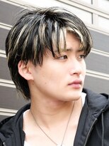 ハイライトツイストパーマアップバング短髪メッシュ