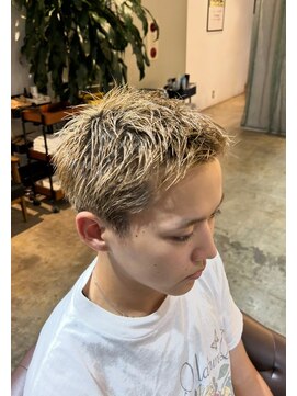 ビハインドザカーテン(BEHIND THE CURTAIN) 【セットが簡単】スパイキーショート×ハイトーン