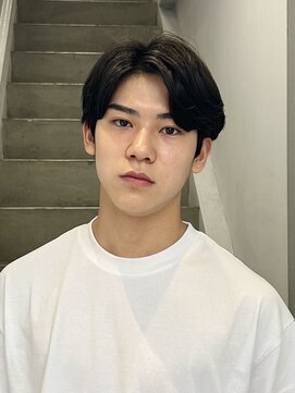 クロト(Clotho) センターパート/波巻きツイストスパイラルメンズカットパーマ