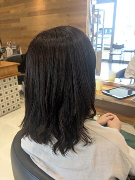 ストーリアエフ カミトザッカ(storia.f kami to zakka) ヴィラロドラでハイブライトベージュカラー