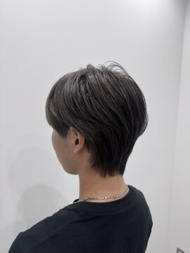 アッシュグレー