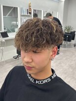 ルースト 心斎橋店(ROOST) 刈り上げセンターパート/波巻きツイストスパイラル/大阪