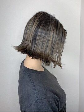 フロート 小阪店(float) アッシュグレー_外ハネボブ,アッシュブラウン,ネオウルフ