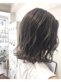ボブパーマ切りっぱなしぷつっとカット×透明感オリーブベージュ
