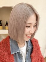 ヒビヲ(HIBIO) 切りっぱなしボブミルクティーベージュカラーショートボブ横浜