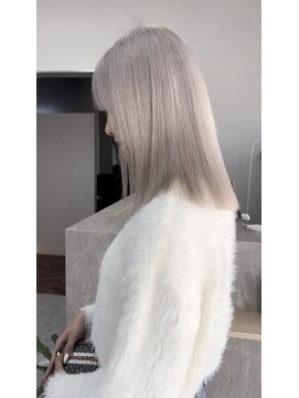 ダイアモンドリリー(Diamond Lily) ペールホワイト