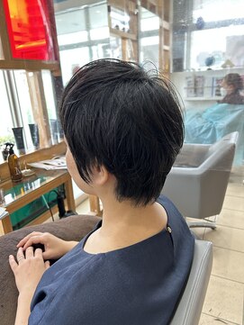 スタジオ アルファプラス 日暮里店(studio α+) ステップボーンカットカットボブショートハイライト白髪ぼかし