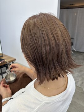 テラス トヨタ(Telasu Toyota) ミルクティーベージュカラーと外ハネボブ