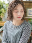 オリーブベージュ抜け感外ハネレイヤーカットh3上尾20代30代40代