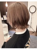 ティーシェル(TIECHEL)&nbsp;小顔イメチェン、ブルーグレージュカラーくびれレイヤーボブ