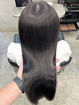 ジーナ 池袋(Zina) ブルーブラック/ストレート/髪質改善/縮毛矯正/ロング/池袋