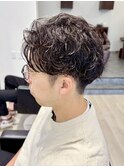 秋田メンズパーマ波巻きスパイラルパーマセンターパートフェード