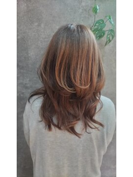 アンバール(amberl) ハッシュカットとエドルカラー