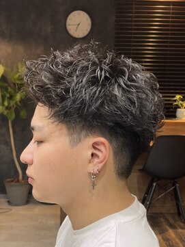 フレイム(FLAME) スパイキーパーマ