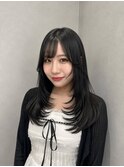暗髪でも重く見せないレイヤースタイル
