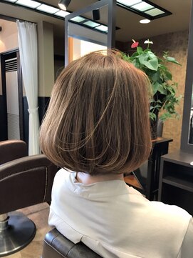 ナトゥーラ 岐阜(Natura) グレイカラー☆赤味除去ベージュボブ☆