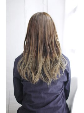 シュシュット(chouchoute) インナーカラーバタースパイラルセンシュアルショートカット/145