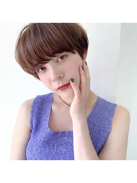 シータ(sheta) 【sheta／ AI】マッシュショート　小顔ショートヘア