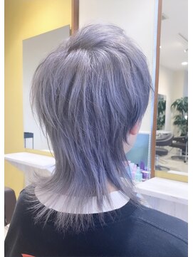 クリーム(CREAM) マッシュウルフ ハイトーンカラー シルバー 青髪