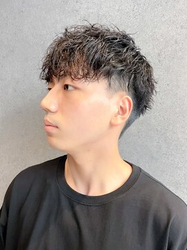 フジヤマバーバーショップ アジト(FUJIYAMA BARBER SHOP ajito) マッシュツイストスパイラルパーマ【田中美旺】b125