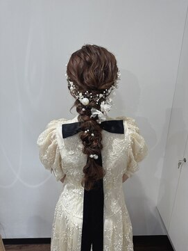 ヘアガーデン ティアラ(Hair Garden TIARA) 華やか編み込みポニーテールアレンジ