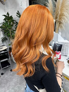 リア(riah) ケアブリーチ/透明ダブルカラー/オレンジ/セミロング/カール