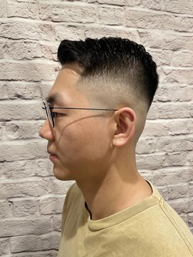グレイスフル バーバープラチナム 六本木店(Graceful Barber platinum) フェード/スキンフェード/七三分け/バーバー/刈り上げ